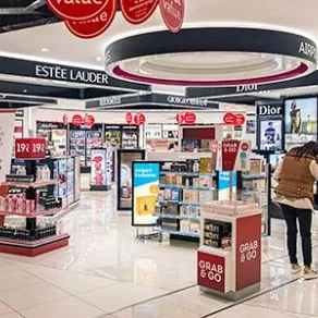 Photo de l'intérieur de la boutique principale Dufry
