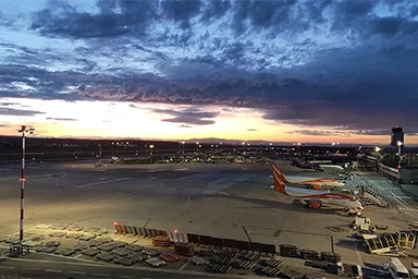 Photo d'un couché de soleil sur l'EuroaAirport