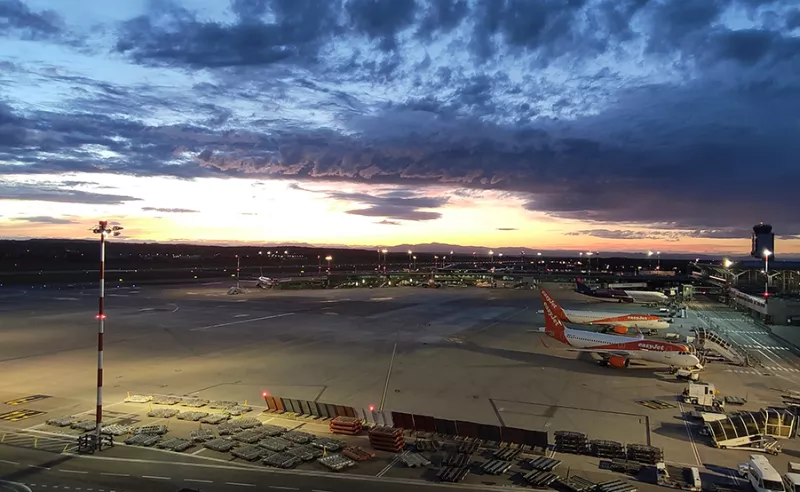 Photo d'un couché de soleil sur l'EuroAiport
