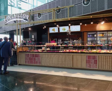 Photo de la devanture de la boulangerie Poulaillon