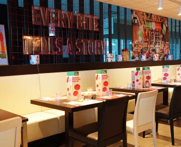 Photo des tables de Rossopomodoro