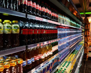 Photo des boissons fraiches et des snacks healthy