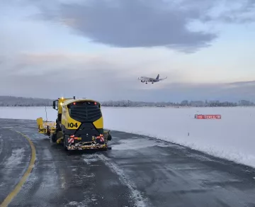 Photo déneigement taxiway